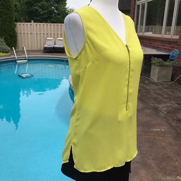 Neon Green V-neck Zipper Top - Picture 4 of 5
